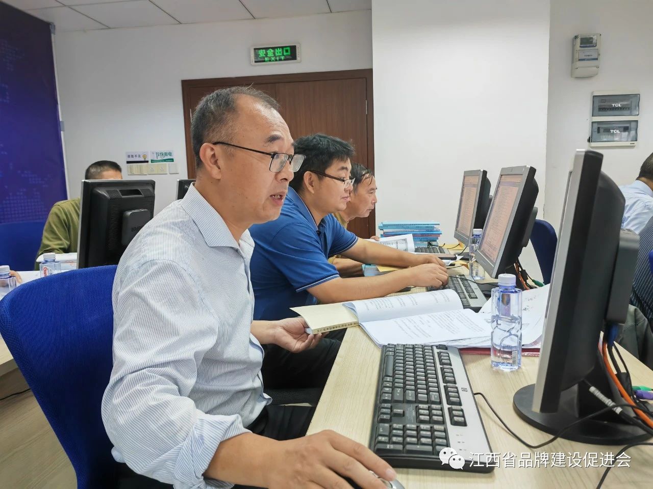 dcc5a23193254f18f14116ed542f20a2.jpg